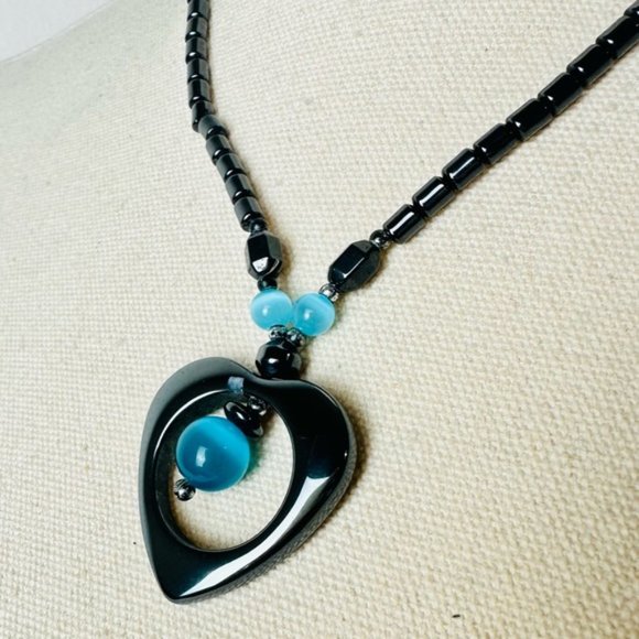 Vintage Gorgeous Sweet Heart Pendant Magnetic Statement Necklace - Picture 2 of 6